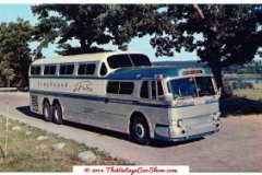 greyhound-lines-gm-scenicruiser-bus-new-york-express-1950s-postcard-unused