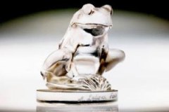 grenouille-frog-lalique-hood-ornament