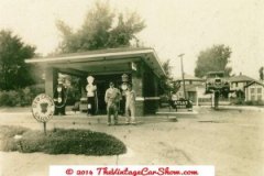 vintage-used-car-dealership-25