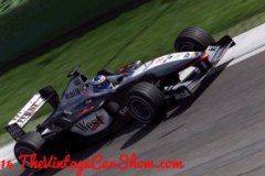 mclaren-mercedes-formula-one-15-04-8b