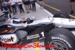 mclaren-mercedes-formula-one-23-09-2b