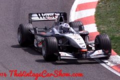 mclaren-mercedes-formula-one-27-04-13b