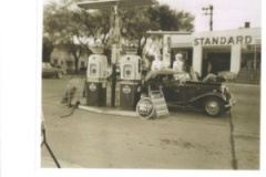 1_classic-gas-stations-signs-4