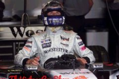 mika-hakkinen-of-mclaren-mercedes-08