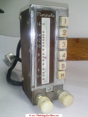 motorola-car-radio-possibly-late-1940s-packard